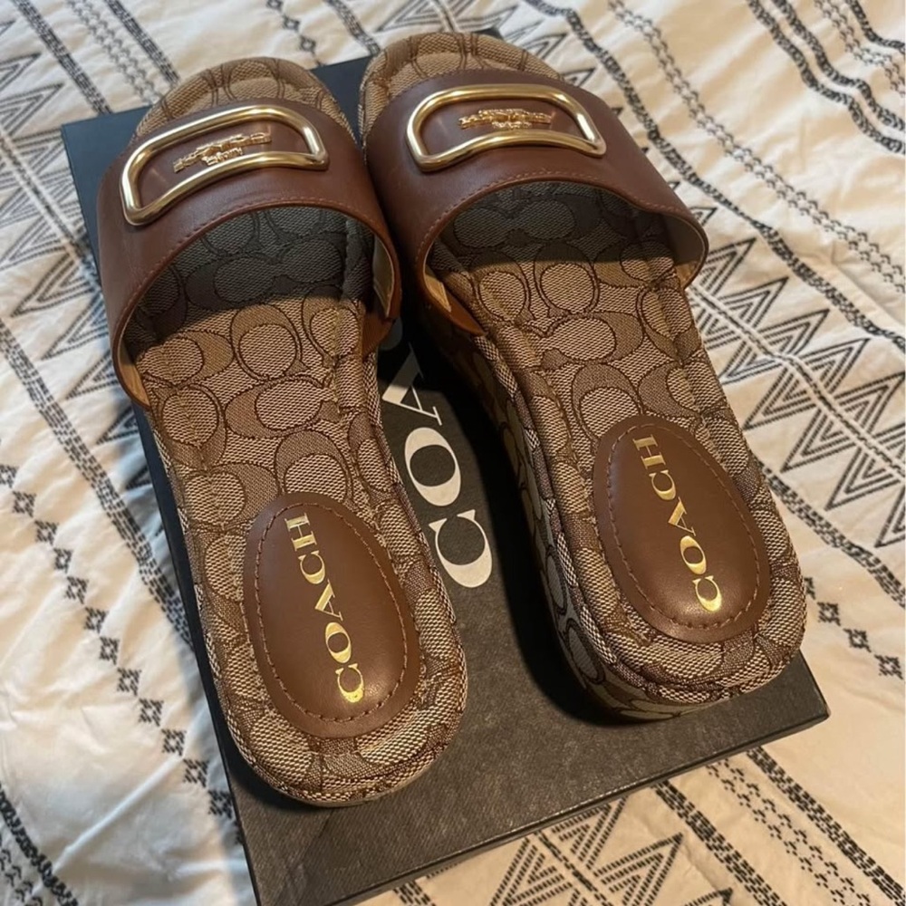 Coach Eloise Sig Sandal - 7.5